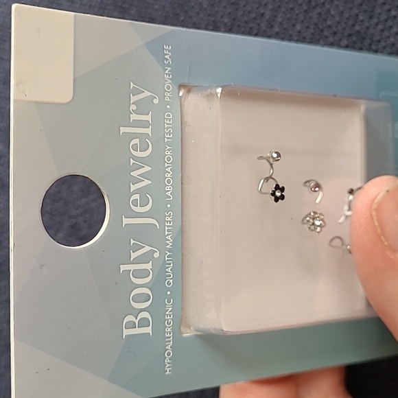 Body Jewelry Stainless Steel 22G Crystal Flower 6pcs Nose Set Black Pink Silver - Picture 6 of 6